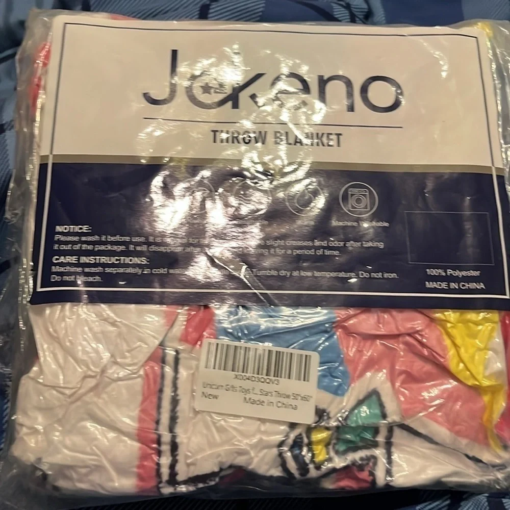 NWT 50 x 60” Pink Unicorn Glow on the dark Blanket  🦄